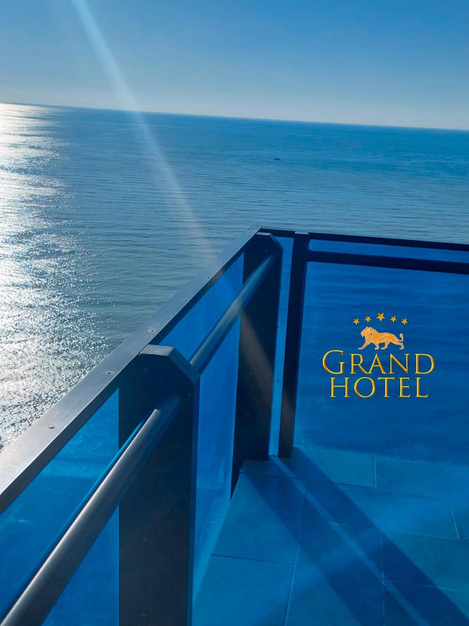 Grand Hotel ☆ Orbi City Batumi Exterior foto