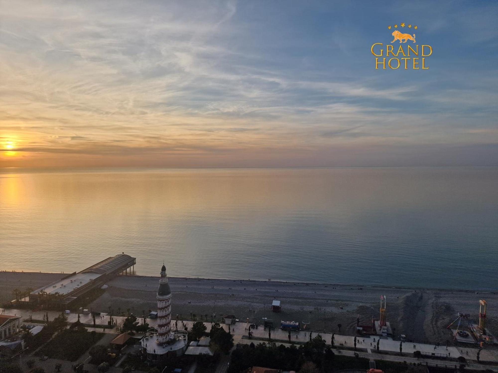Grand Hotel ☆ Orbi City Batumi Exterior foto
